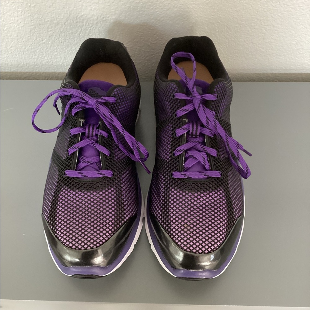 Purple and Black Athletic Shoes with Breathable Mesh